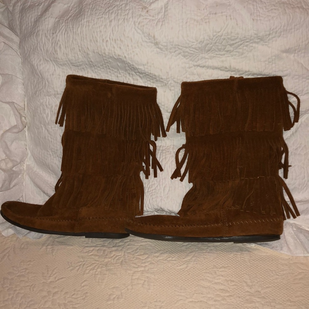 Minnetonka 3-Layer Fringe Boot